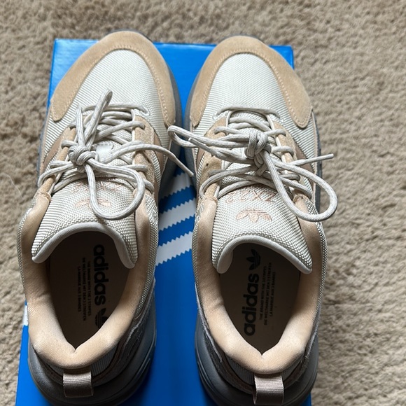 💥🛍️𝗔𝗗𝗜𝗗𝗔𝗦 𝗭𝗫𝟮𝟮 𝗕𝗢𝗢𝗦𝗧 𝗦𝗜𝗭𝗘 𝟭𝟬 - Picture 5 of 10